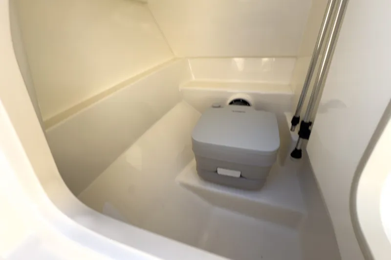 Slide: The Image of Boston Whaler 210 Vantage 2026 - 13