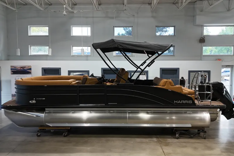 Slide: The Image of Harris Cruiser 230 2026 - 1