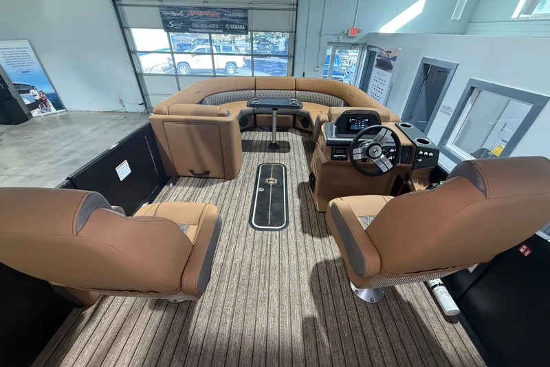 Slide: The Image of Harris Cruiser 230 2026 - 12