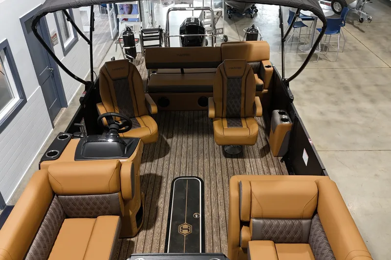 Slide: The Image of Harris Cruiser 230 2026 - 17