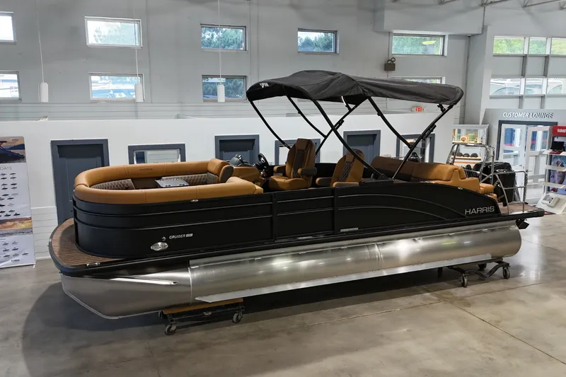 Slide: The Image of Harris Cruiser 230 2026 - 2