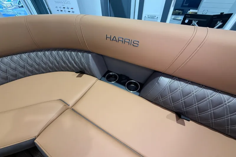 Slide: The Image of Harris Cruiser 230 2026 - 23