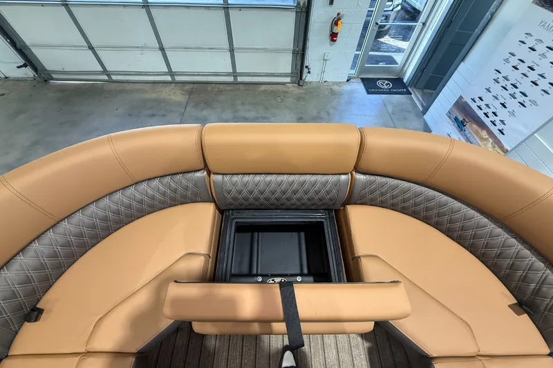 Slide: The Image of Harris Cruiser 230 2026 - 24