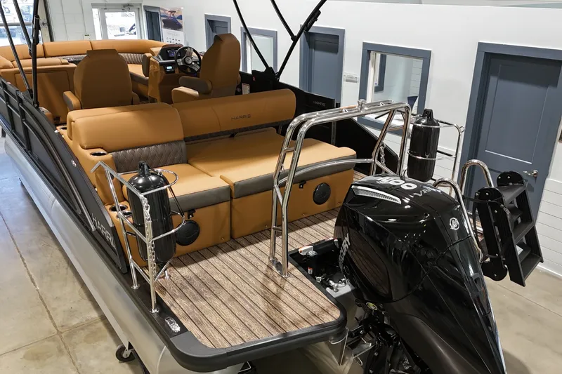 Slide: The Image of Harris Cruiser 230 2026 - 4