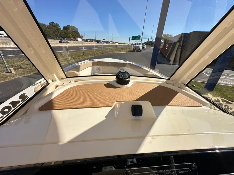 Slide: The Image of Scout 240 XSF 2026 - 17