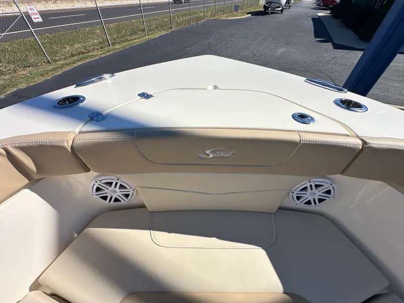 Slide: The Image of Scout 240 XSF 2026 - 25