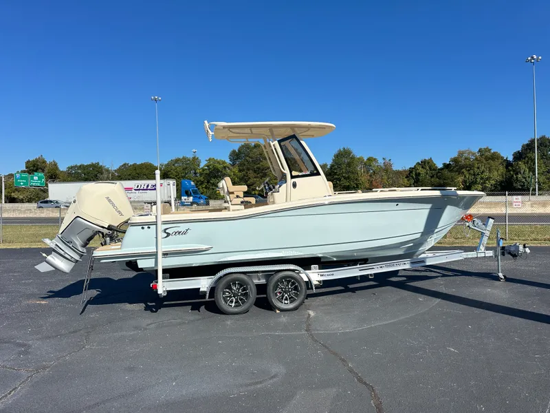 Slide: The Image of Scout 240 XSF 2026 - 3