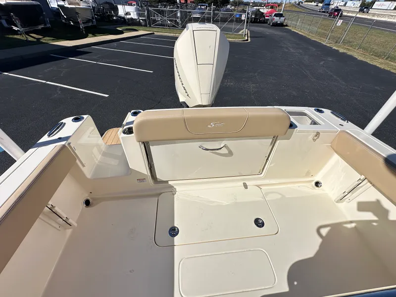 Slide: The Image of Scout 240 XSF 2026 - 7