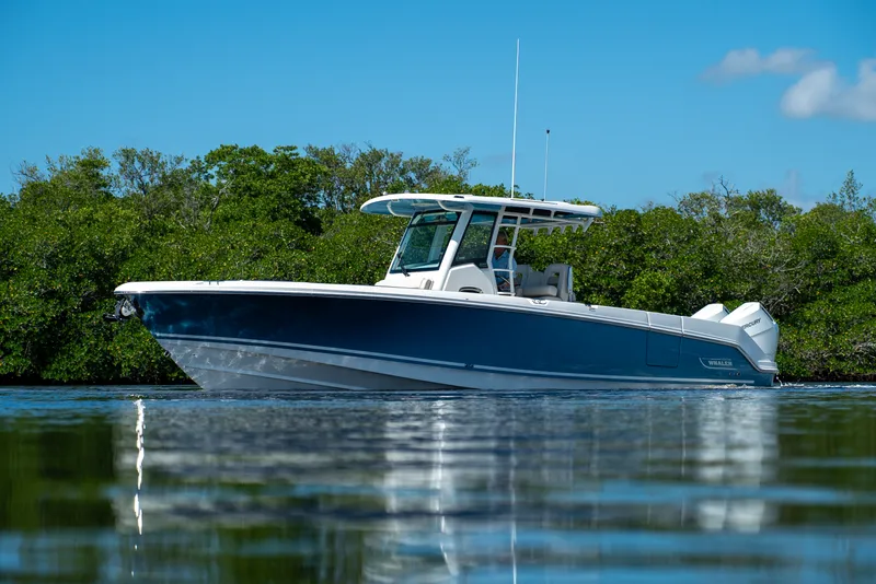 Slide: The Image of Boston Whaler 330 Outrage 2026 - 2