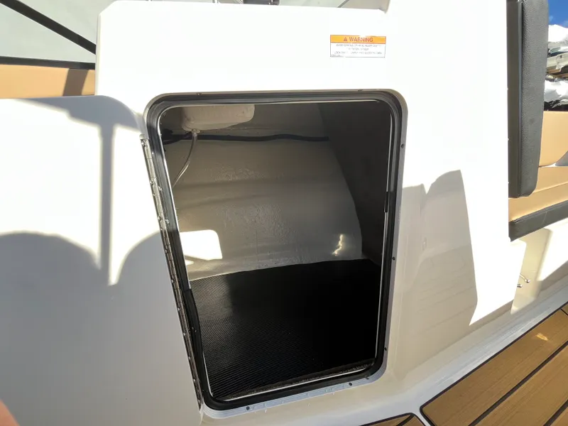 Slide: The Image of Sea Ray SPX 210 Outboard 2026 - 17