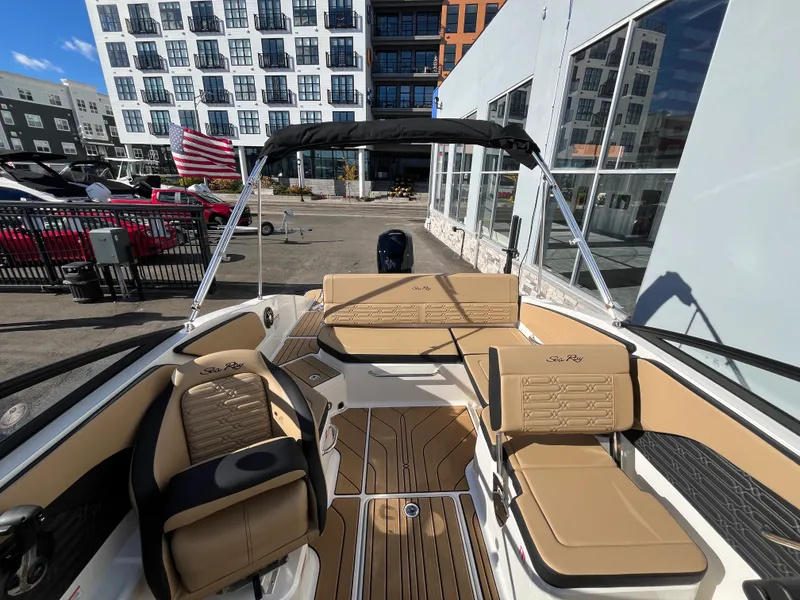 Slide: The Image of Sea Ray SPX 210 Outboard 2026 - 18