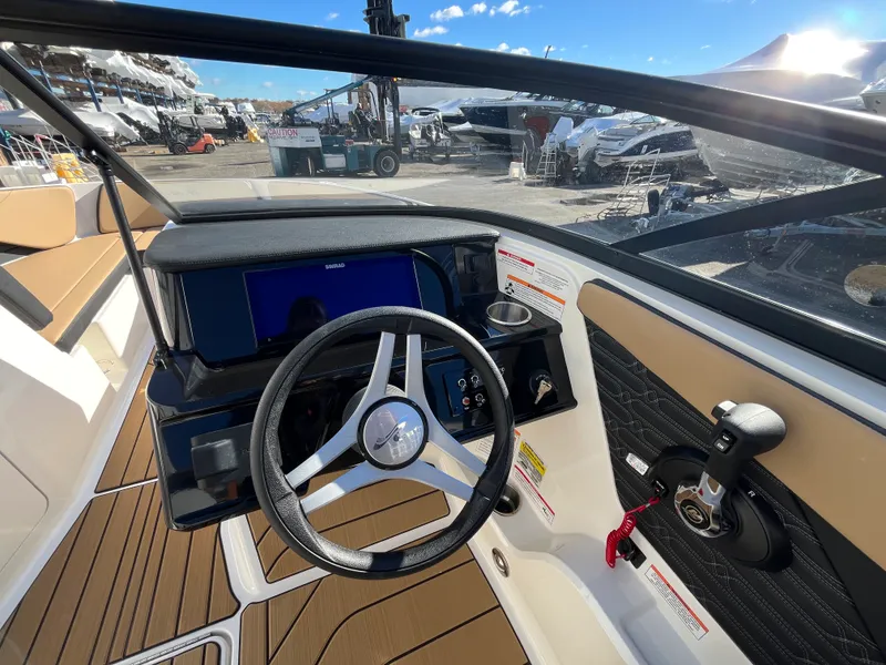 Slide: The Image of Sea Ray SPX 210 Outboard 2026 - 19