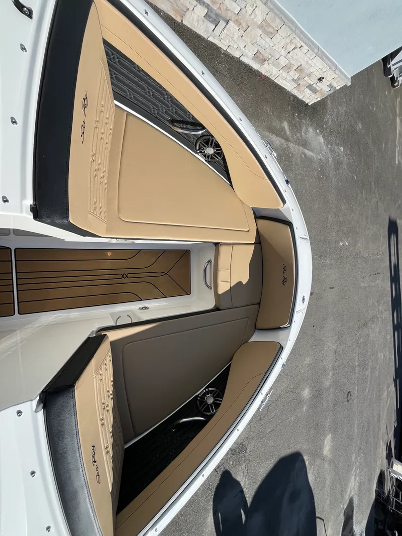 Slide: The Image of Sea Ray SPX 210 Outboard 2026 - 20