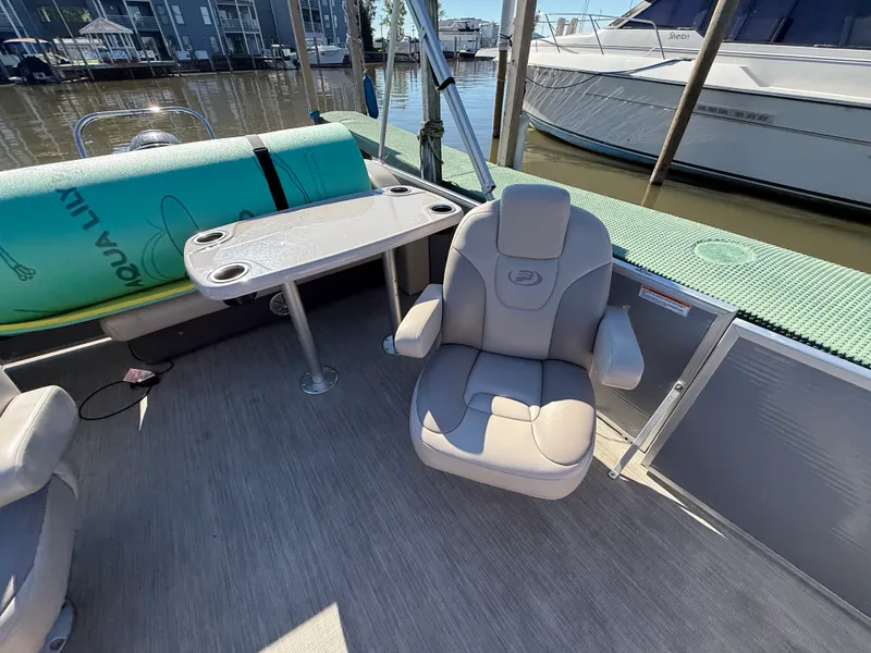 Slide: The Image of Princecraft VECTRA 23 2020 - 16