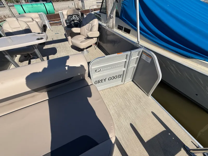 Slide: The Image of Princecraft VECTRA 23 2020 - 6