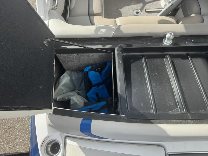 Slide: The Image of Malibu 20 MXZ 2014 - 12