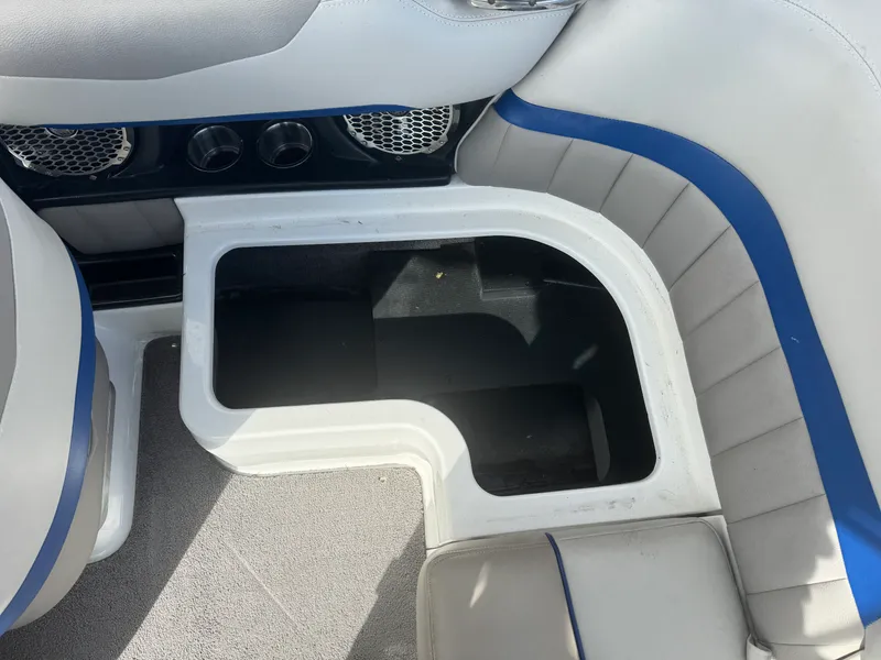 Slide: The Image of Malibu 20 MXZ 2014 - 15