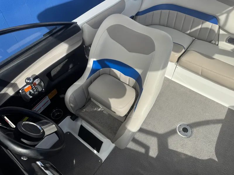 Slide: The Image of Malibu 20 MXZ 2014 - 27