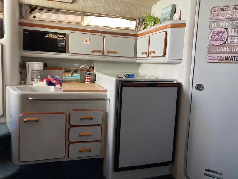 Slide: The Image of Sea Ray 310 SD 1990 - 16