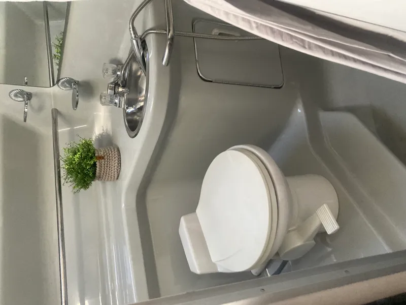 Slide: The Image of Sea Ray 310 SD 1990 - 28