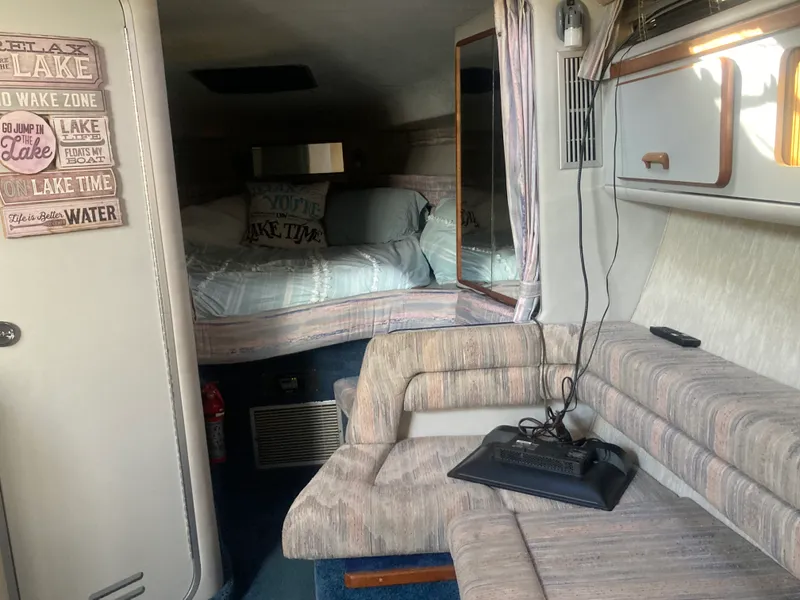 Slide: The Image of Sea Ray 310 SUNDANCER 1990 - 24