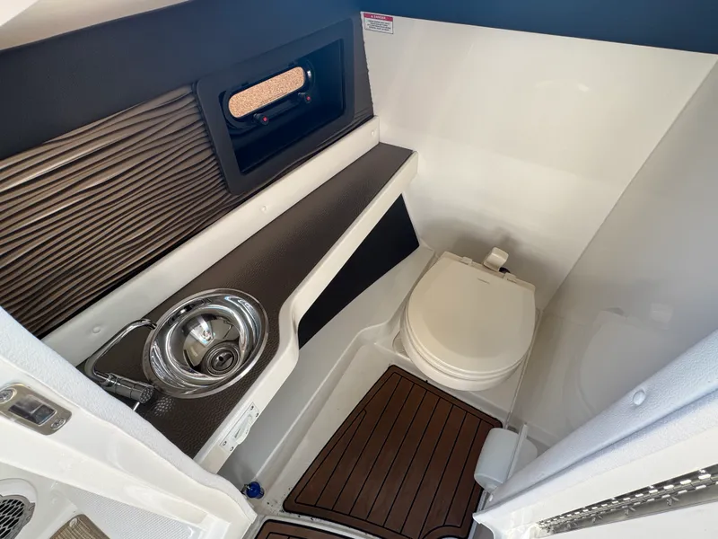 Slide: The Image of Sea Ray 280 SLX 2018 - 29