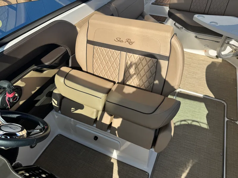 Slide: The Image of Sea Ray 280 SLX 2018 - 31