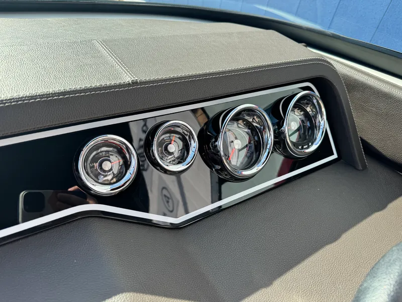 Slide: The Image of Sea Ray 280 SLX 2018 - 35