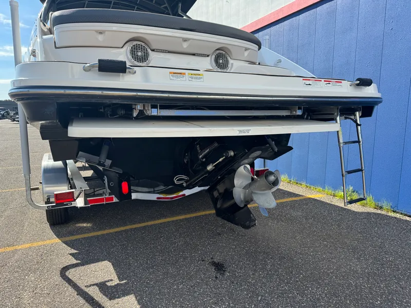 Slide: The Image of Sea Ray 280 SLX 2018 - 4