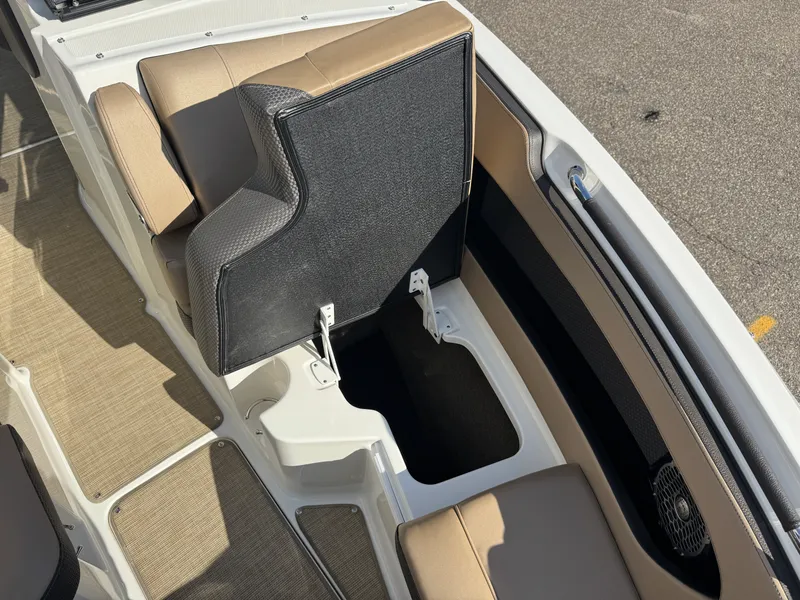 Slide: The Image of Sea Ray 280 SLX 2018 - 47