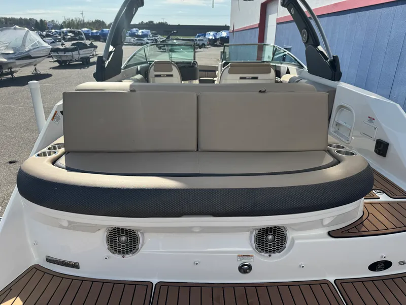 Slide: The Image of Sea Ray 280 SLX 2018 - 7