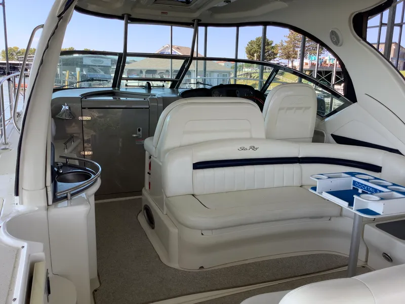 Slide: The Image of Sea Ray 390 SUNDANCER 2004 - 14