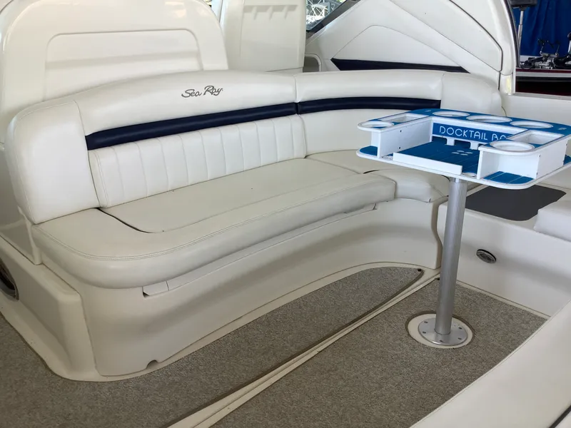 Slide: The Image of Sea Ray 390 SUNDANCER 2004 - 16