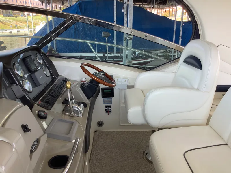 Slide: The Image of Sea Ray 390 SUNDANCER 2004 - 21