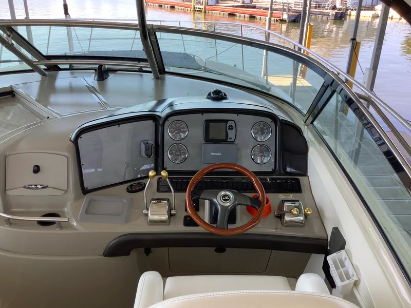 Slide: The Image of Sea Ray 390 SUNDANCER 2004 - 22