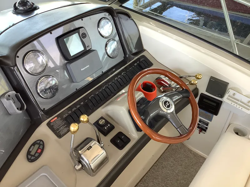 Slide: The Image of Sea Ray 390 SUNDANCER 2004 - 24