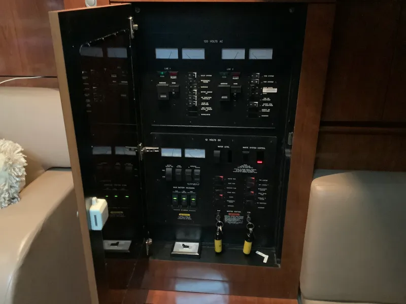 Slide: The Image of Sea Ray 390 SUNDANCER 2004 - 30