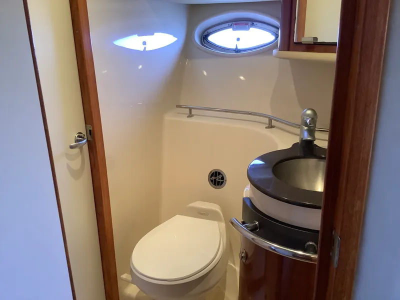 Slide: The Image of Sea Ray 390 SUNDANCER 2004 - 40