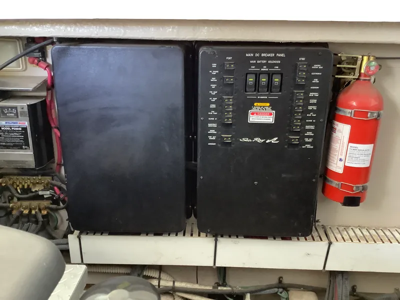 Slide: The Image of Sea Ray 390 SUNDANCER 2004 - 44