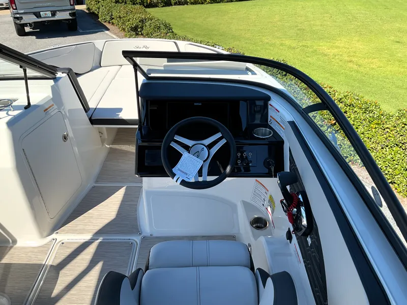 Slide: The Image of Sea Ray SPX 210 Outboard 2026 - 13