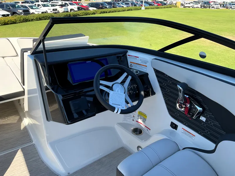 Slide: The Image of Sea Ray SPX 210 Outboard 2026 - 14