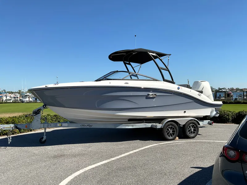 Slide: The Image of Sea Ray SPX 210 Outboard 2026 - 2