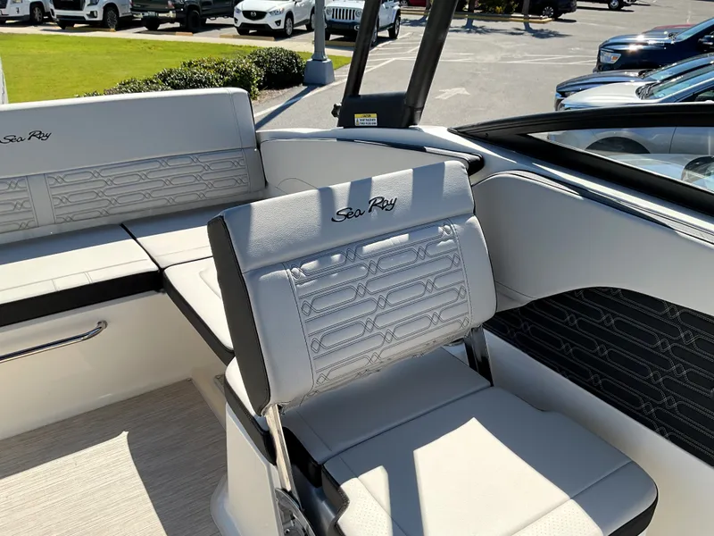 Slide: The Image of Sea Ray SPX 210 Outboard 2026 - 22