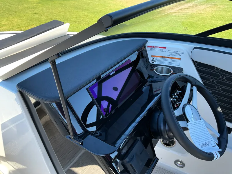 Slide: The Image of Sea Ray SPX 210 Outboard 2026 - 23