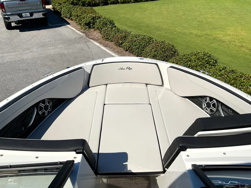 Slide: The Image of Sea Ray SPX 210 Outboard 2026 - 24