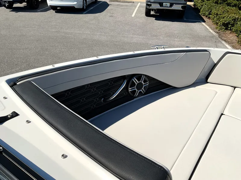 Slide: The Image of Sea Ray SPX 210 Outboard 2026 - 27