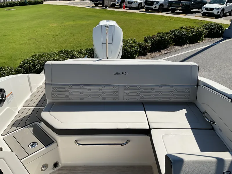 Slide: The Image of Sea Ray SPX 210 Outboard 2026 - 32