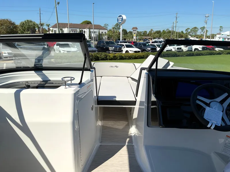 Slide: The Image of Sea Ray SPX 210 Outboard 2026 - 38