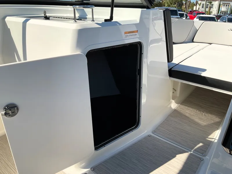 Slide: The Image of Sea Ray SPX 210 Outboard 2026 - 39