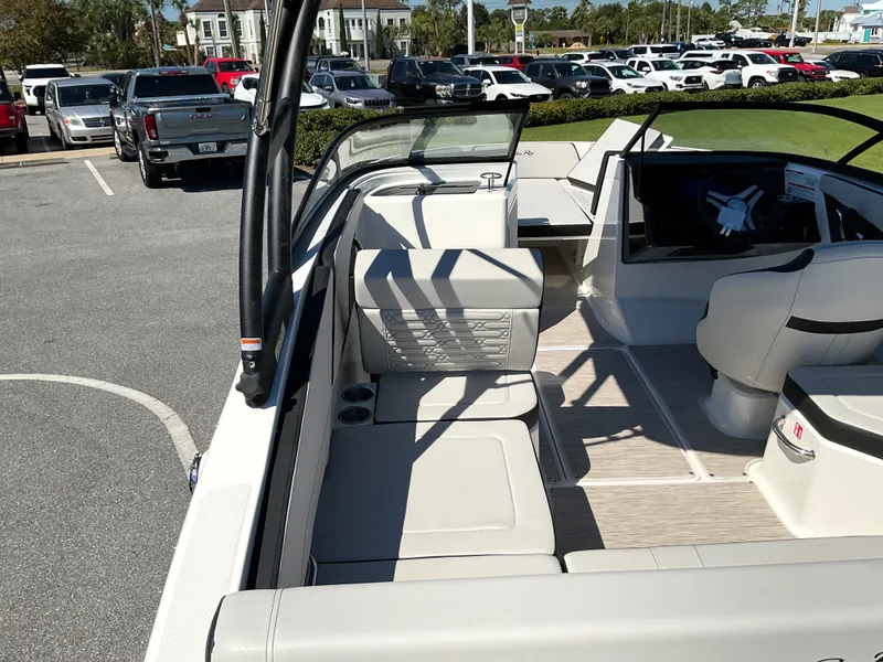 Slide: The Image of Sea Ray SPX 210 Outboard 2026 - 46